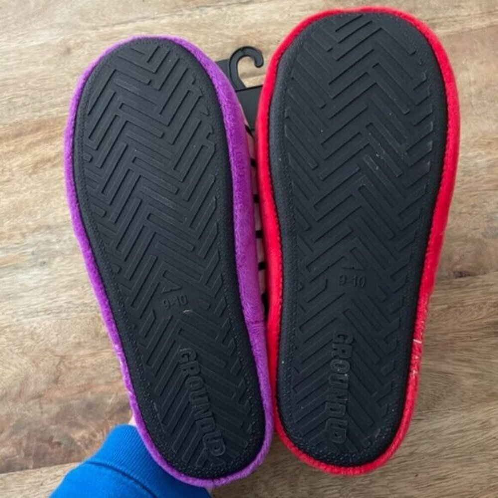 5/$20 NEW 9-10 Women's Beetlejuice & Lydia Slippers - Picture 4 of 5